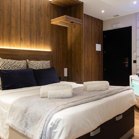 Daos Suites & Terrace Marbella Luaran gambar
