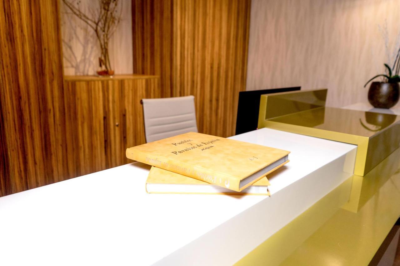 Daos Suites & Terrace Marbella Luaran gambar