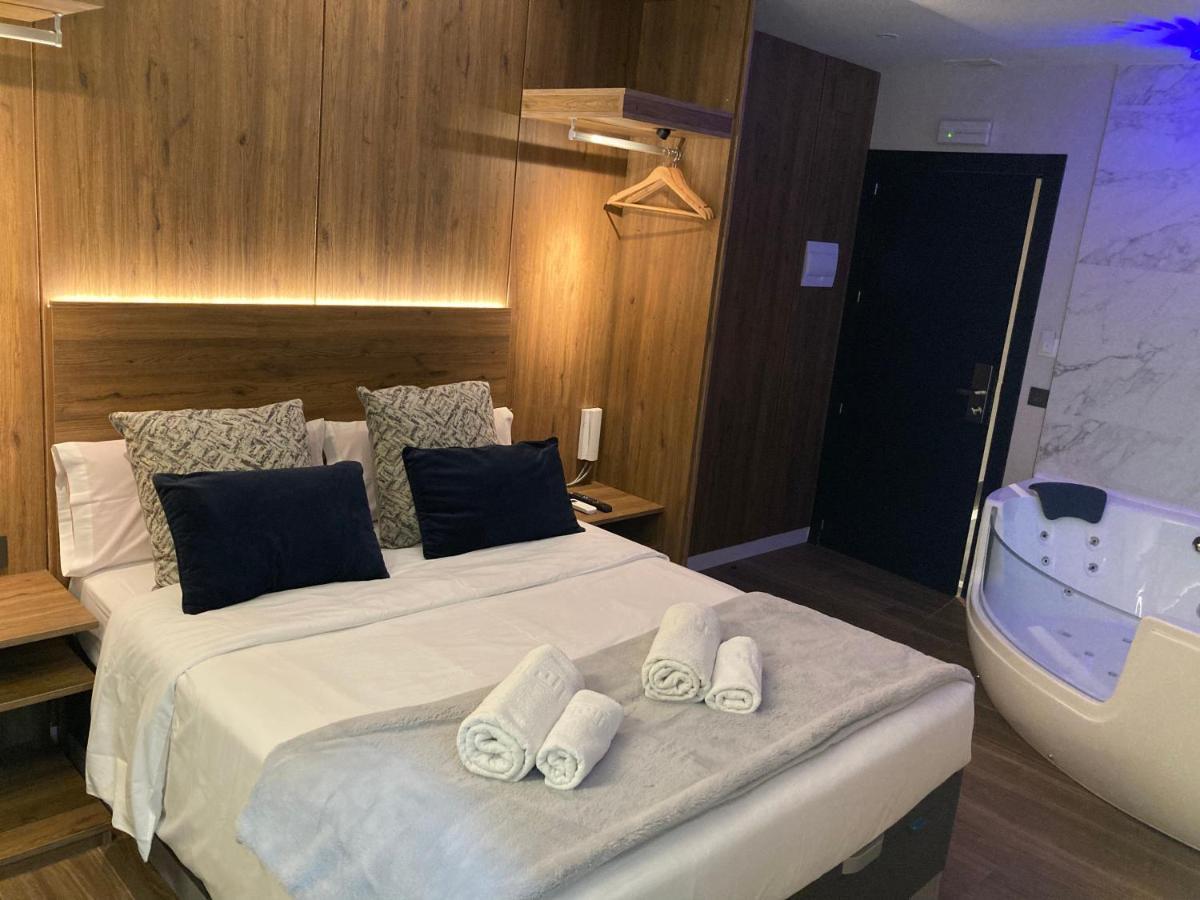Daos Suites & Terrace Marbella Luaran gambar