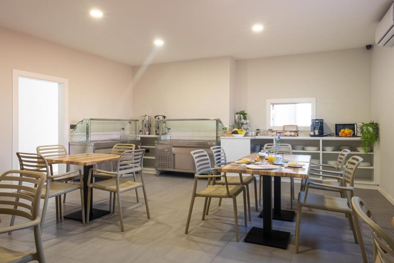Daos Suites & Terrace Marbella Luaran gambar