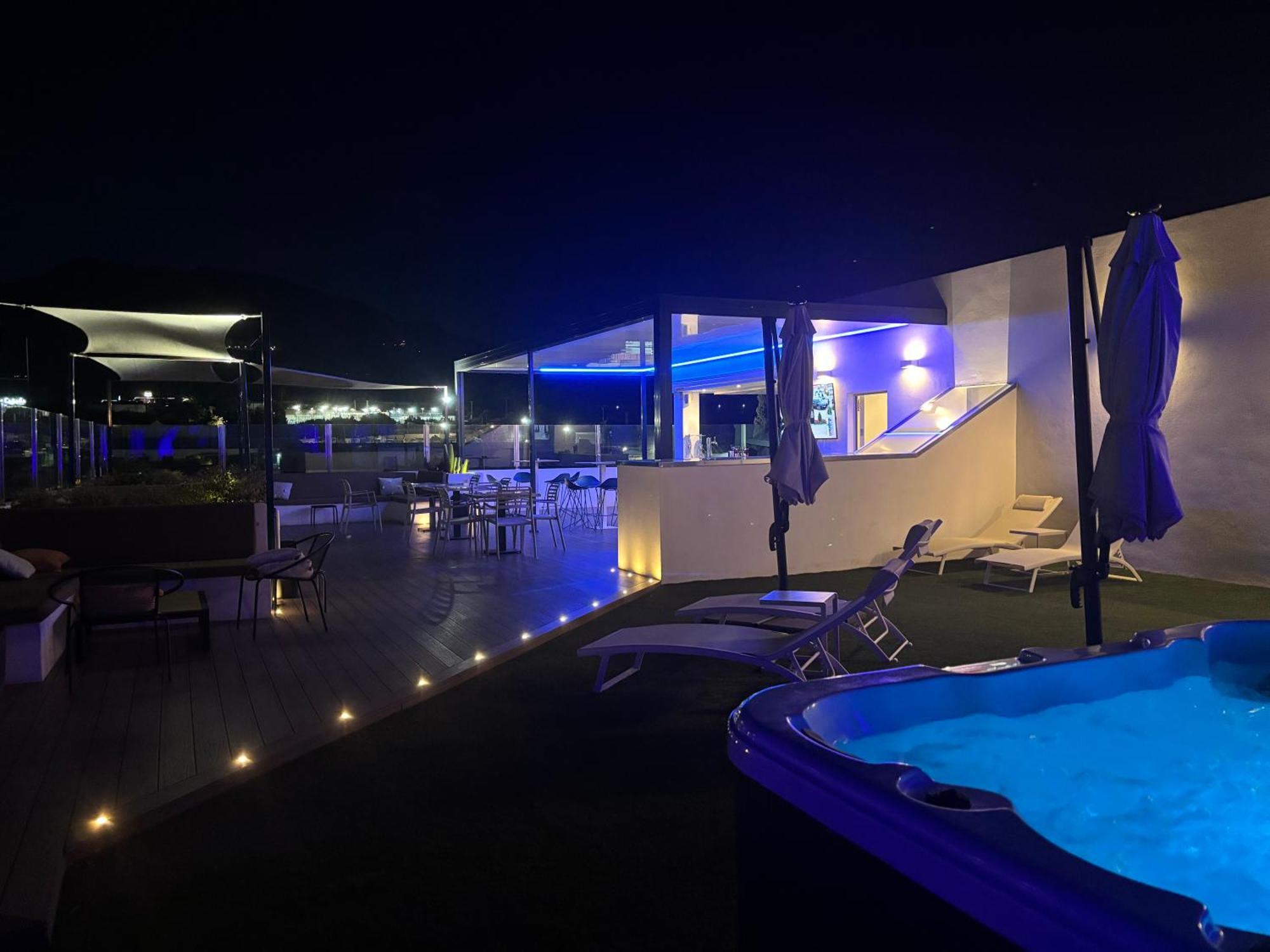 Daos Suites & Terrace Marbella Luaran gambar