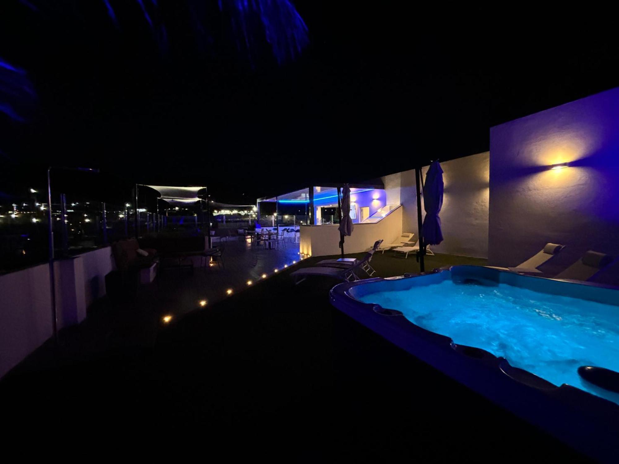 Daos Suites & Terrace Marbella Luaran gambar