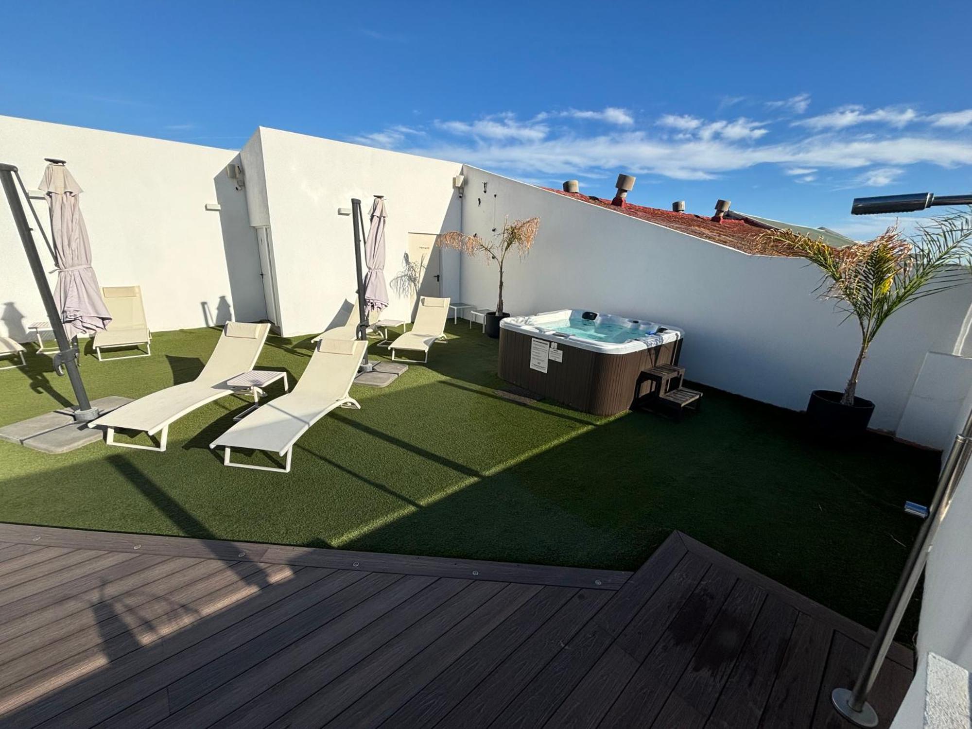 Daos Suites & Terrace Marbella Luaran gambar